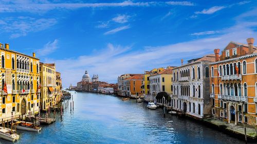 威尼斯水上边城照片（威尼斯水上城市视频）